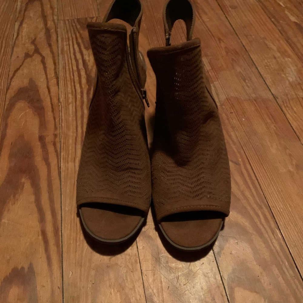 Boots - Picture 2 of 3